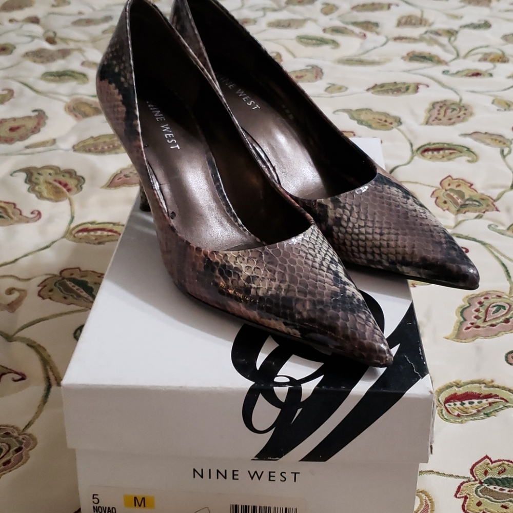 Nine West Brown skin pumps